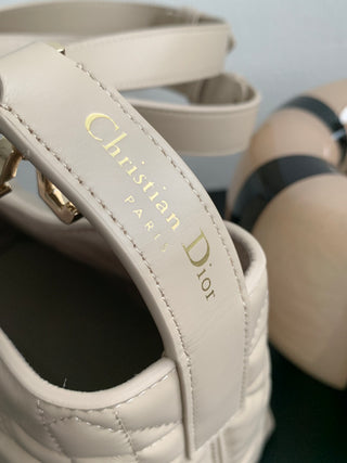 Toujours Beige Medium