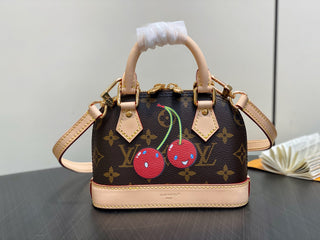 Mini seashell bag with old cherry blossoms