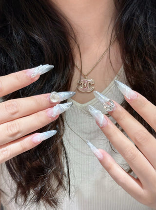 𝑪𝒉𝒂𝒏𝒆* New Pink Acrylic Necklace with Double C Backpack Clasp and Gold Tone (Brass, Custom Resin)