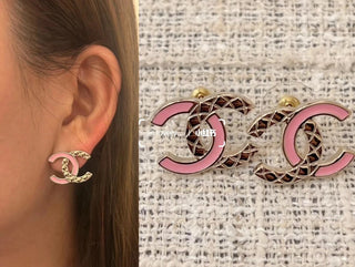 chane* new pink enamel diamond pattern double C earrings