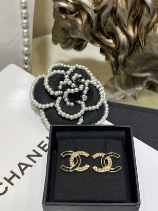 new black and gold enamel diamond pattern double C earrings