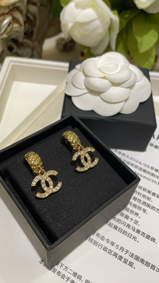 𝑪𝒉𝒂𝒏𝒆*New full diamond double C pendant gold diamond pattern half circle earrings