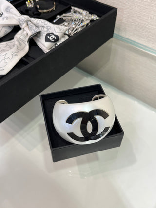 25P New Black Double C Pearl White Acrylic Wide Open Bangle