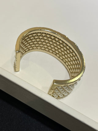 𝑪𝒉𝒂𝒏𝒆 25A New Light Gold Double C Multi-layer Pearl Open Bangle