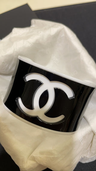 𝑪𝒉𝒂𝒏𝒆⭐️ Double C Acrylic Wide Open Bangle