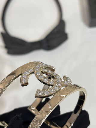 𝑪𝒉𝒂𝒏𝒆⭐️ New Gold Full Diamond Double C Quilted Wide Open Bracelet