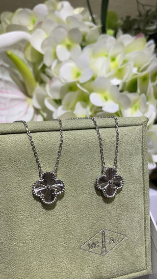 𝑉𝑎𝑛 𝐶𝑙𝑒𝑒𝑓 & 𝐴𝑟𝑝𝑒𝑙𝑠 White gold and silver laser four-leaf clover necklace(925 silver )