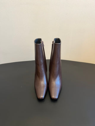 Saint Lauren* minimalist high-luxury classic pointed-toe high-heeled ankle boots