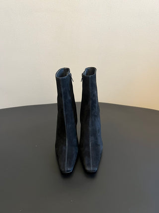 Saint Lauren* minimalist high-luxury classic pointed-toe high-heeled ankle boots