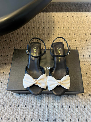 26ss Low-heeled ankle sandals with bow