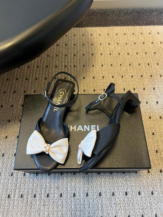 26ss Low-heeled ankle sandals with bow