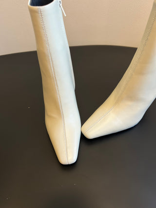 Saint Lauren* minimalist high-luxury classic pointed-toe high-heeled ankle boots