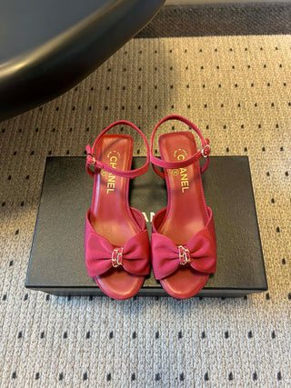 26ss Low-heeled ankle sandals with bow