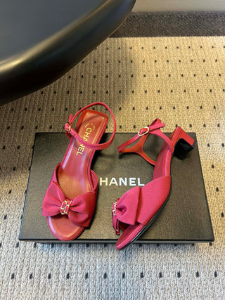 26ss Low-heeled ankle sandals with bow