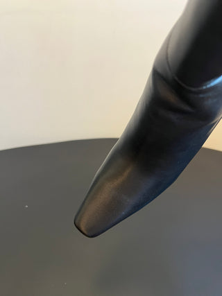 Saint Lauren* minimalist high-luxury classic pointed-toe high-heeled boots