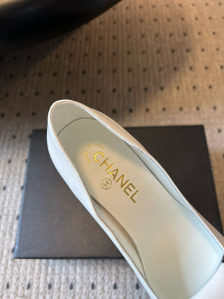 square-toe chunky heels