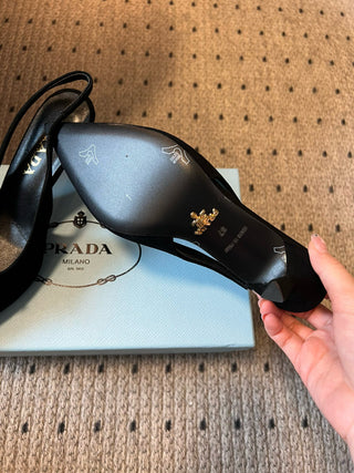 PRAD* Retro Triangle Logo Pointed Kitten Heels