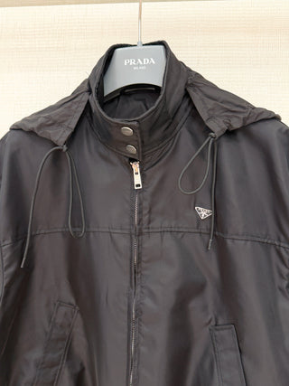Early spring new arrival: Short, drawstring, zippered windbreaker jacket.