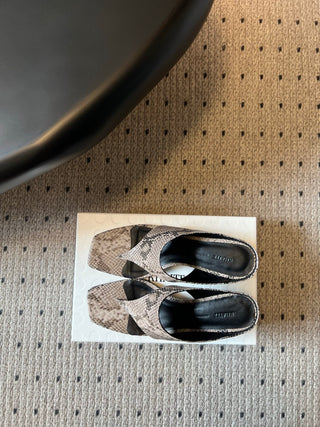 Khait* 26SS Spring-Summer New Collection: Simple Square-Toe Clog Heeled Sandals
