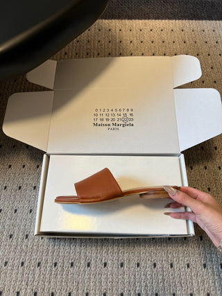 Maison Margiel*26SS Spring/Summer New Collection: Split Toe, One-Strap, Flat Sandals