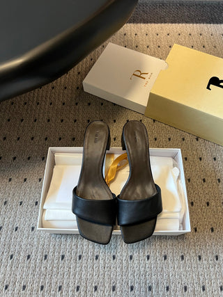The Ro*26ss Spring-Summer New Collection Square-Toe Strappy Low-Heeled Sandals