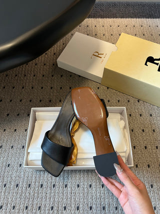 The Ro*26ss Spring-Summer New Collection Square-Toe Strappy Low-Heeled Sandals