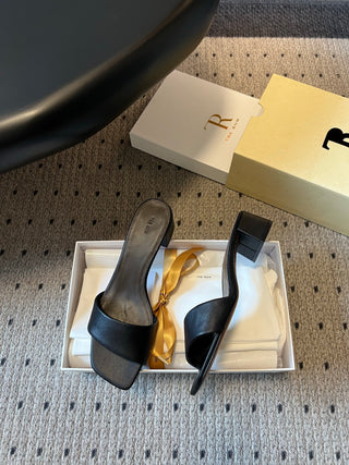 The Ro*26ss Spring-Summer New Collection Square-Toe Strappy Low-Heeled Sandals