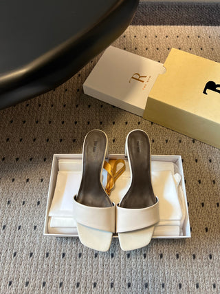 The Ro*26ss Spring-Summer New Collection Square-Toe Strappy Low-Heeled Sandals