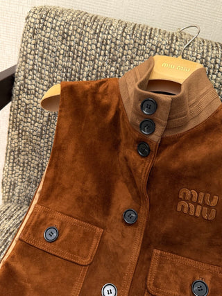 MiuMi*26’s new caramel-colored genuine suede vest