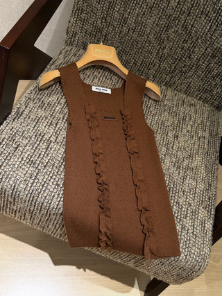 MiuMi*26 Spring/Summer New Collection: Square Neck Lace-Embellished Knit Vest