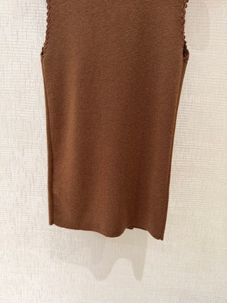 MiuMi*26 Spring/Summer New Collection: Square Neck Lace-Embellished Knit Vest
