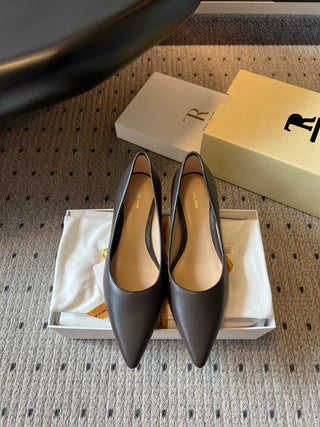 The Ro*26ss summer new collection featuring pointed toes, cat heels, and minimalist office loafers