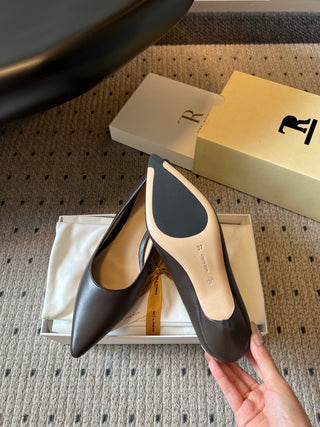 The Ro*26ss summer new collection featuring pointed toes, cat heels, and minimalist office loafers