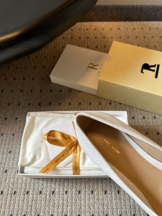 The Ro*26ss summer new collection featuring pointed toes, cat heels, and minimalist office loafers
