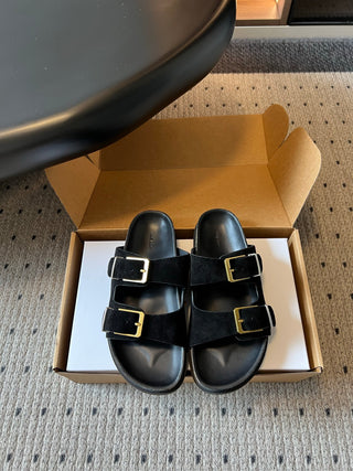 The Ro*26ss summer collection’s new design with double buckles and Birkenstock-style sandals
