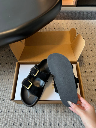 The Ro*26ss summer collection’s new design with double buckles and Birkenstock-style sandals