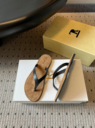 The Ro*26ss summer collection’s new minimalist flip-flops