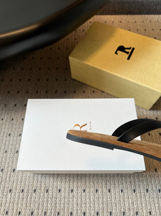 The Ro*26ss summer collection’s new minimalist flip-flops