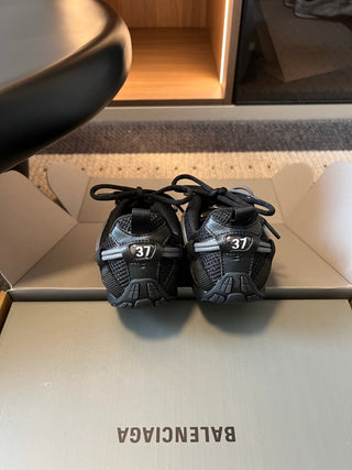Balenciaga*Radar Summer Collection: New Casual Sneaker