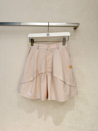 Loewe’s new 2026 Spring-Summer collection of 100% cotton striped shorts.