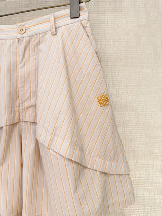 Loewe’s new 2026 Spring-Summer collection of 100% cotton striped shorts.