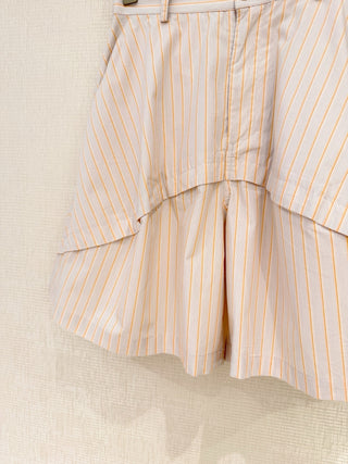 Loewe’s new 2026 Spring-Summer collection of 100% cotton striped shorts.