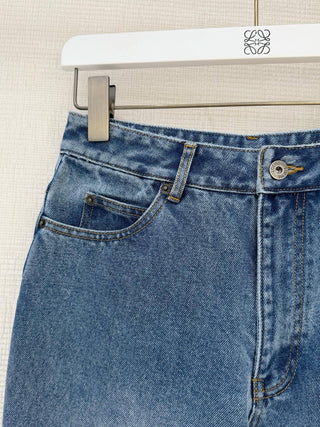 Loewe’s high-end authentic quality, LW style.