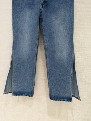 Loewe’s high-end authentic quality, LW style.