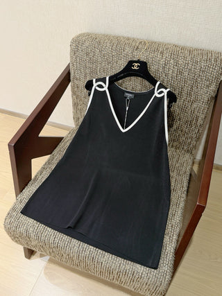 Chane*26’s new knit vest.