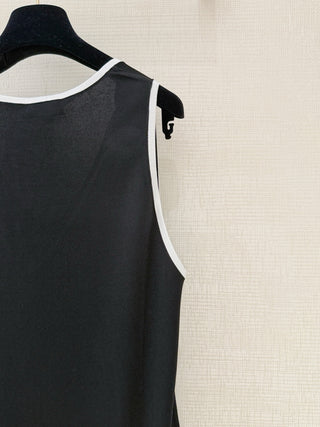 Chane*26’s new knit vest.