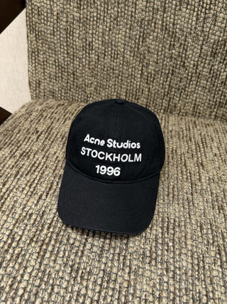 Acne26’s new water-washed texture baseball cap