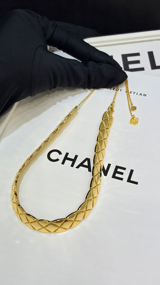 𝑪𝒉𝒂𝒏𝒆 * New Coco Crush Lace-Pattern Gold Mini Necklace Choker.