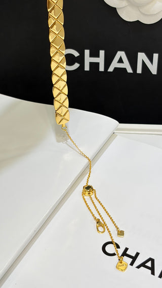 𝑪𝒉𝒂𝒏𝒆 * New Coco Crush Lace-Pattern Gold Mini Necklace Choker.
