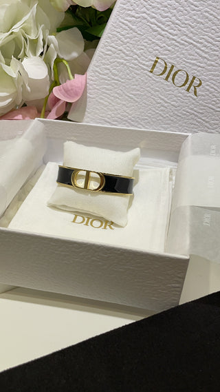 Dio* New Gold CD Letter Black Enamel Open Bangle